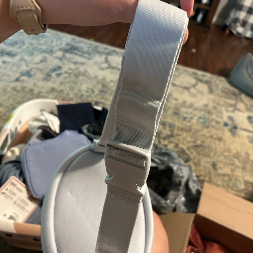 NWT Reebok Fanny pack - Picture 2 of 4